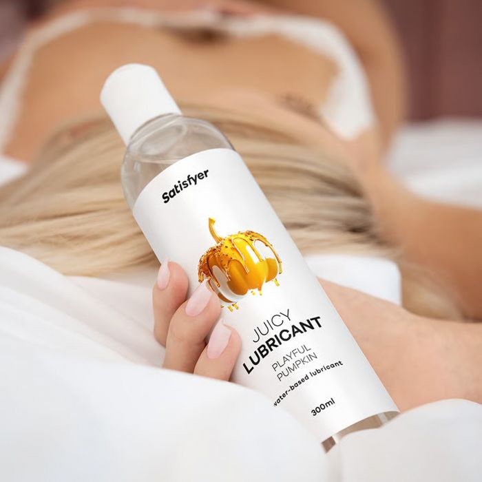 Лубрикант на водній основі Satisfyer Juicy Lubricant Playful Pumpkin water based 300 мл