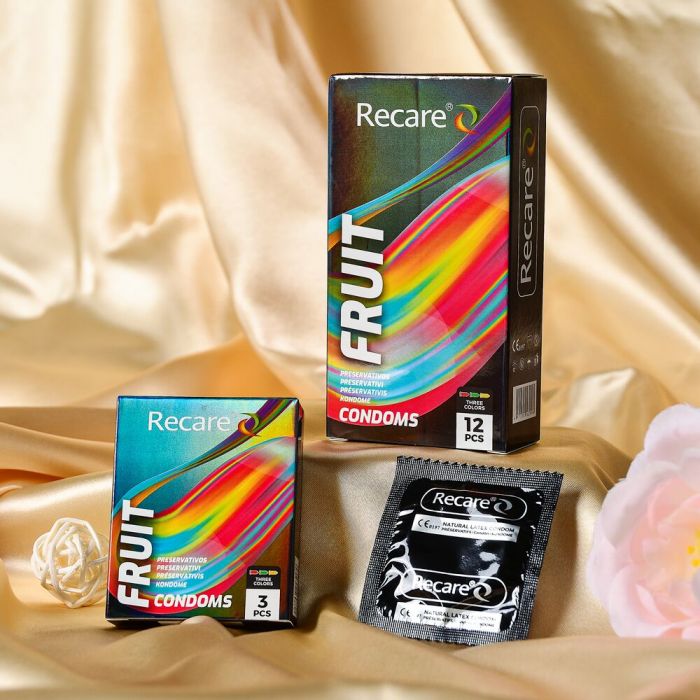 Презервативи Holographic Recare Fruit Flavour Condoms 12 шт, аромати: м'ята, банан, полуниця