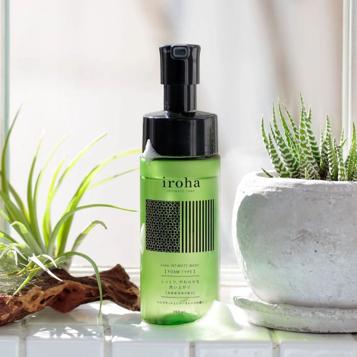 Піна для інтимного догляду Iroha Intimate Wash Foam Type Bergamot and Bitter Orange 150 мл